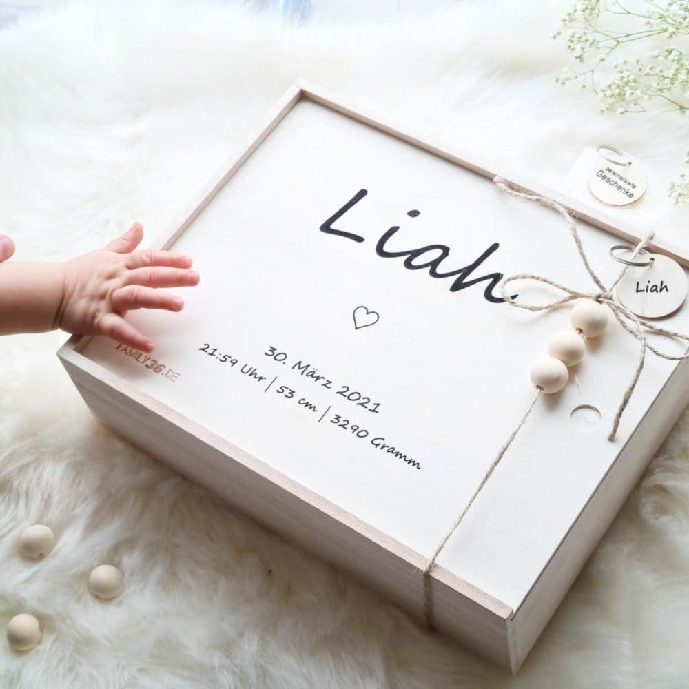 Family36 Baby Erinnerungsbox personalisiert Herz
